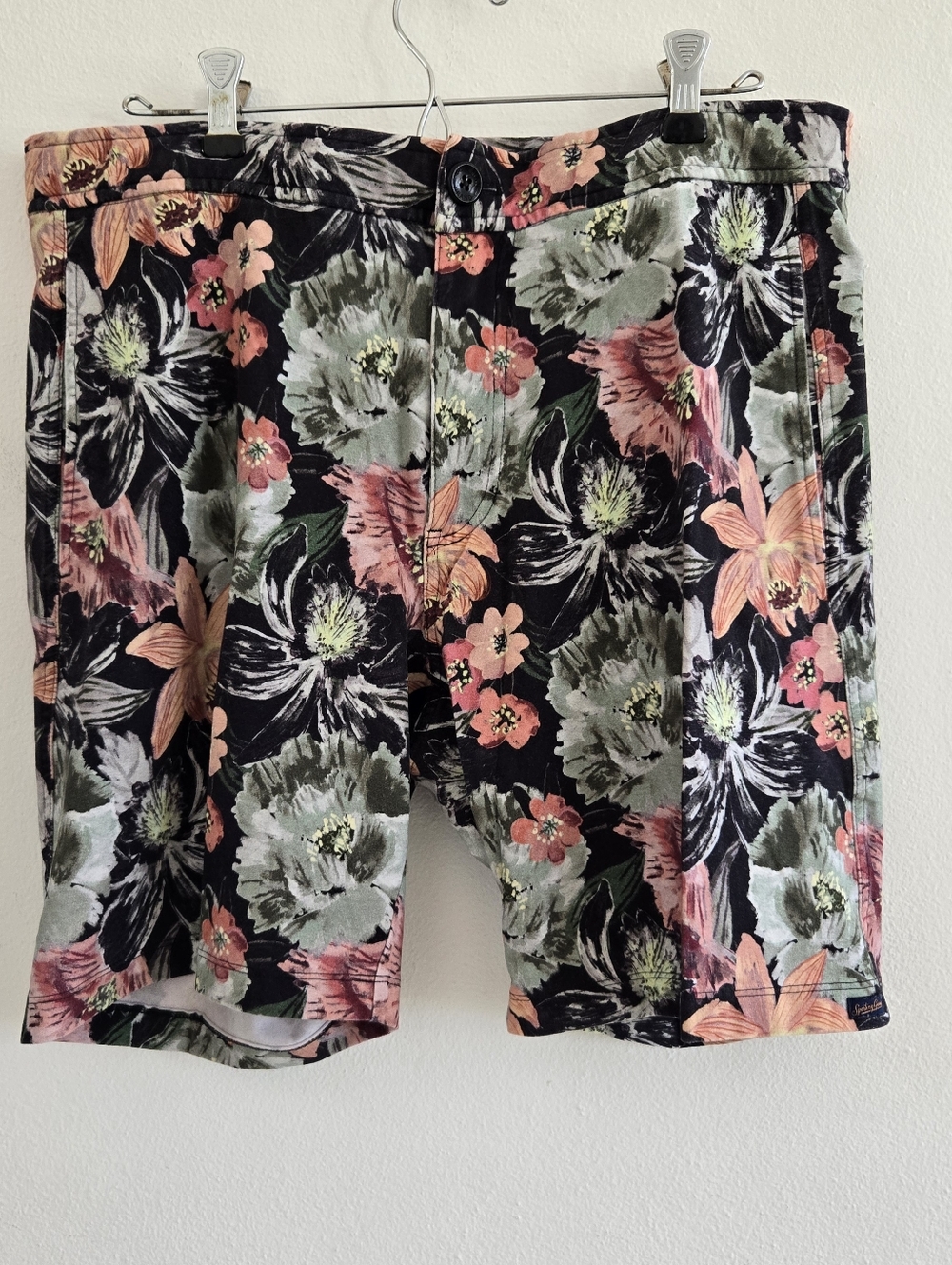 Good Man Floral Print Casual Shorts in Black, Pink & Green